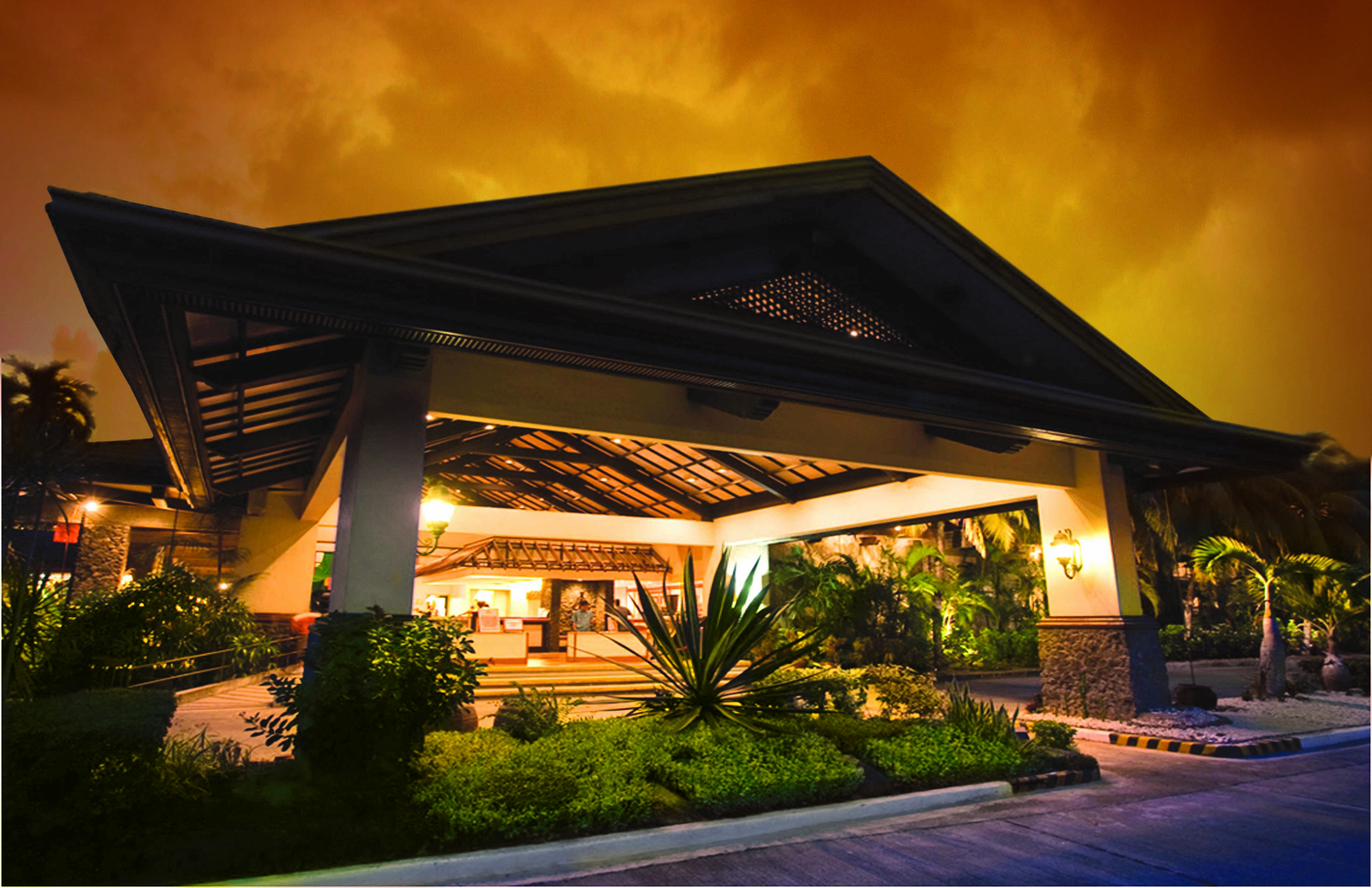 Waterfront Insular Hotel Davao Luaran gambar